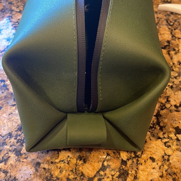 Toiletry/travel bag ✈️ - Picture 3 of 4